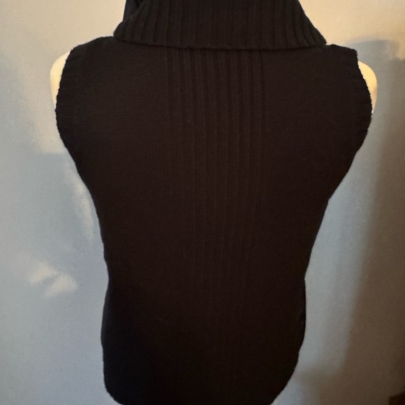 Eileen Fisher asymmetrical sleeveless sweater vest. Merino wool. Trim 💯 nylon - Picture 4 of 12